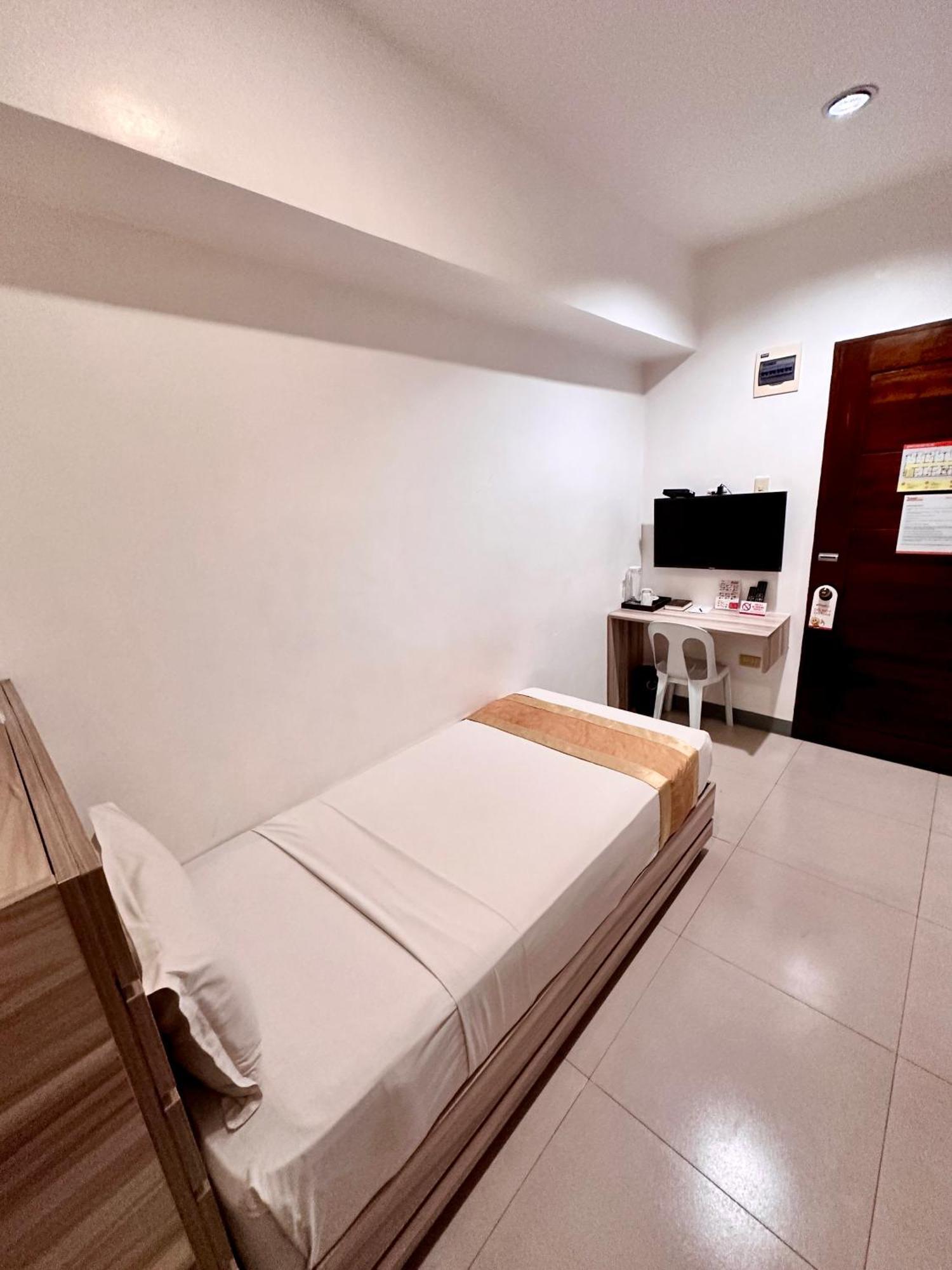 Travelbee Fuente Inn Cebu Esterno foto