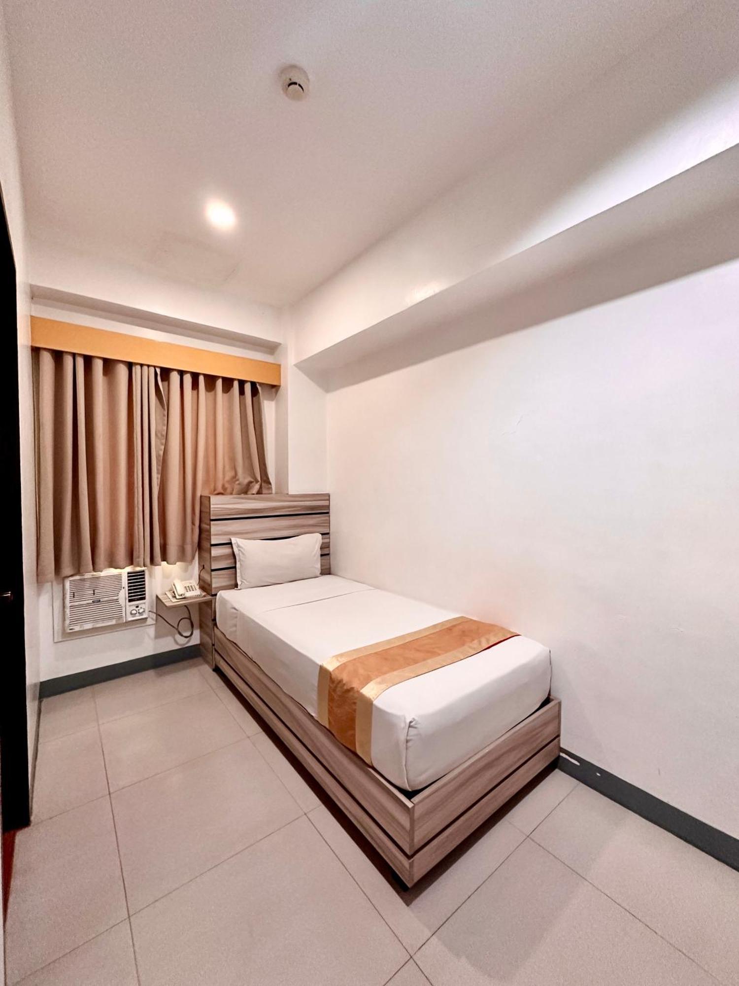 Travelbee Fuente Inn Cebu Esterno foto